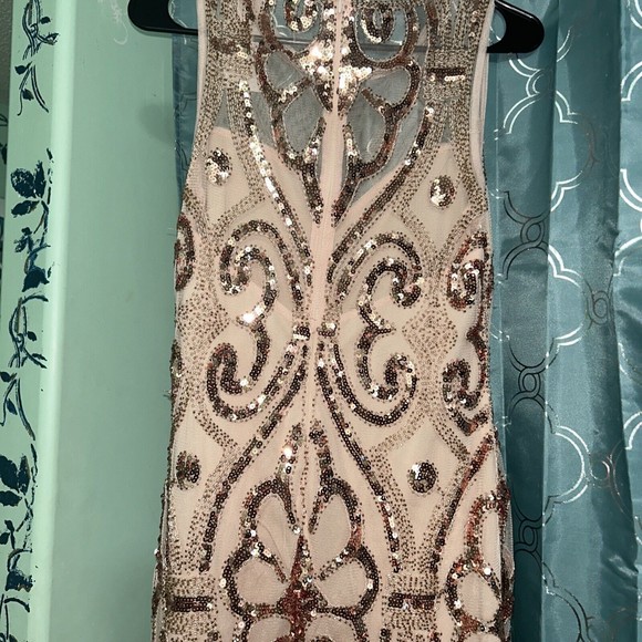 Vvm Curve Formal Dress. Size Medium.  Rose Gold. Sheer Top.  NWT. Has Stretch - Picture 8 of 14